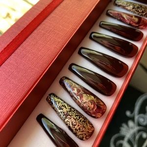 Royal swirl press on nails